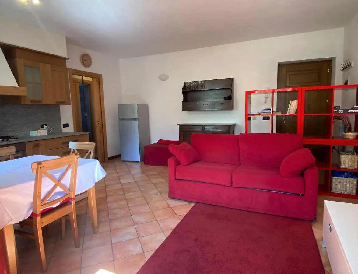 The Children Smile- With Private Garden Apartment Colico