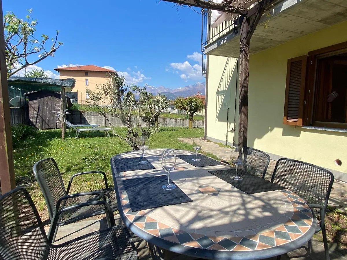 The Children Smile- With Private Garden Apartment Colico