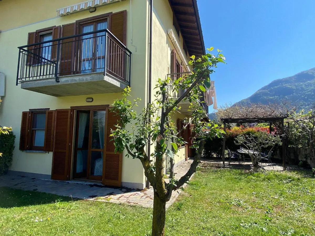 The Children Smile- With Private Garden Apartment Colico 0*,